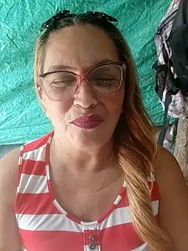 XXX chat uživo modela MOTHER_AND_SON09