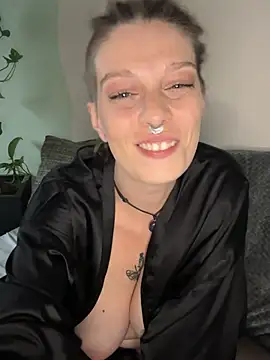 MenaDreadfull – Naživo XXX chat