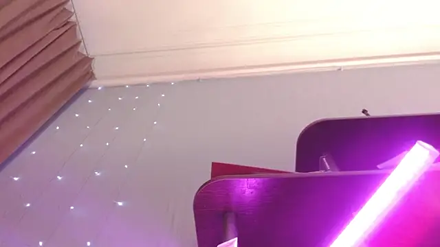 julia_renard Adlı Modelin Canlı XXX Sohbeti