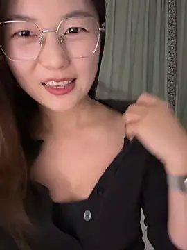 Sweet-Angel999 - 今晚开大秀票～半个月没被艹，要憋不住了啊！好想要刺激一下！目标完成全裸