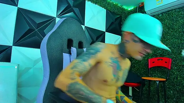 Sembang XXX Secara Langsung Boy_tatto77
