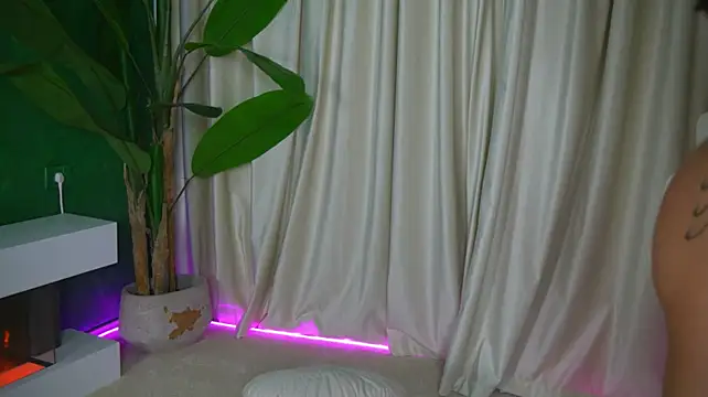 FoxieJullia 라이브 XXX 채팅