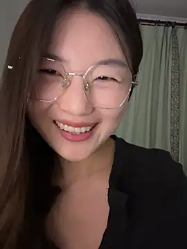 Sweet-Angel999 - 今晚开大秀票～半个月没被艹，要憋不住了啊！好想要刺激一下！目标完成全裸