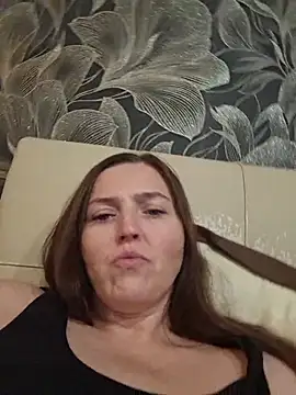 MilaMature's Live XXX Chat