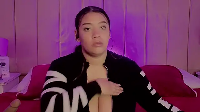 MollyBigBoobs12