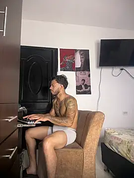 Enzomoretti__ Chat XXX live
