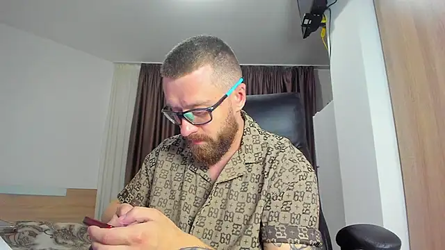 Živý XXX chat Findom_guy