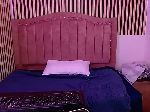 Chatroom XXX en direct de Nat_Purple