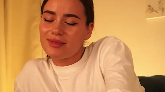 AmelyHayes - Find out the color of my bra