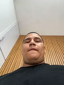 Patricio_02's Live XXX Chat