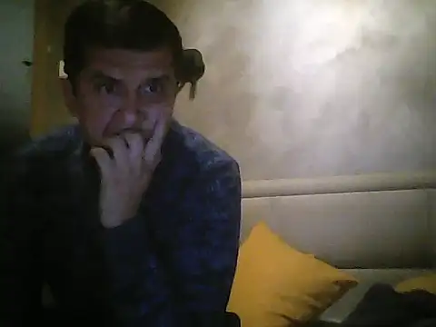 XXX chat uživo modela FallingAnswer56