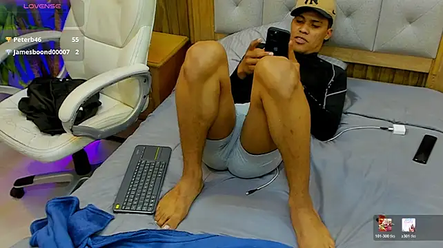 Онлайн чат XXX Colby_driscoll