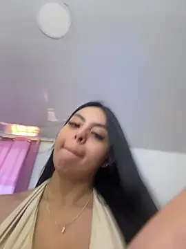 Emily_Wolff 라이브 XXX 채팅