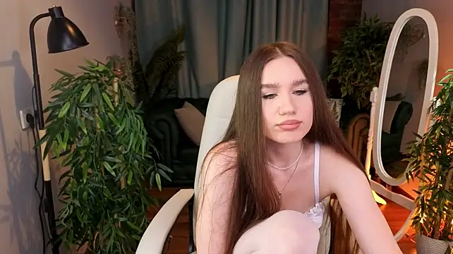 Liminalkiss17 - I'll play with the straps of my pantie💗