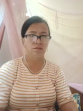 Chilly-wet live XXX chat