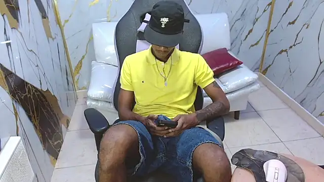 ManSantn Live XXX chat