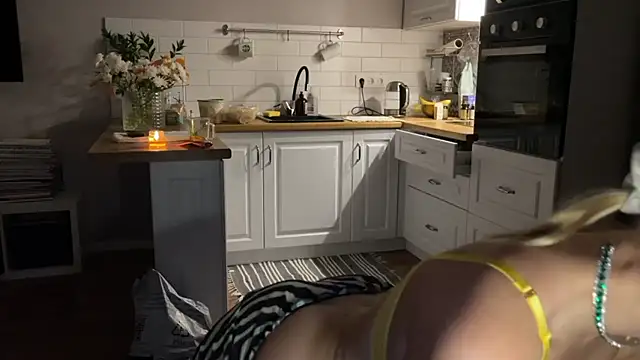 MauiBee - slaps with kitchen utensils