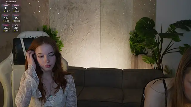 Chat XXX en directo de Charlotte_Dreams