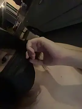 Jessiiii888 - 大厅里口射男主🥵