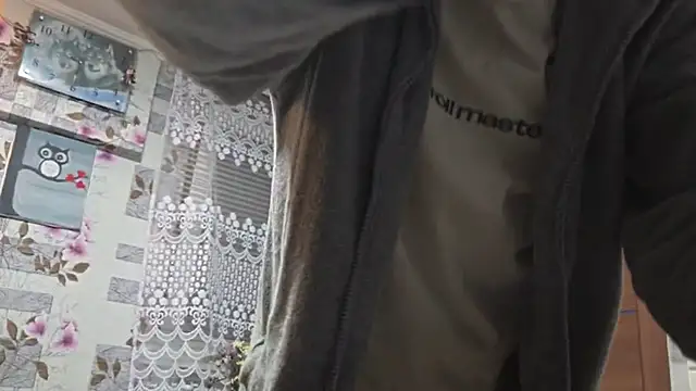 Vuittonn Live XXX chat