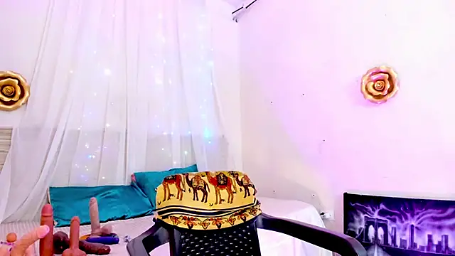 LilahSweet - Dancing with oil all over the body