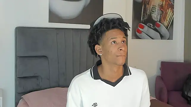 XXX chat uživo modela Ted_Ruskin