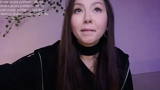 Im_casey - play with nipples