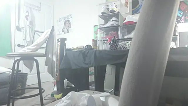 Triggerhappycj100 élő XXX-chatje