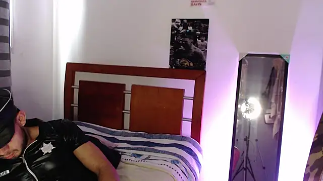 Taylor_DiamondBoy Live XXX Chat