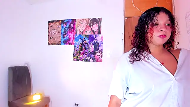 XXX chat uživo modela Emily_Coper18