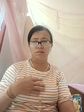 Chilly-wet live XXX chat