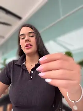 BellaLeclair_