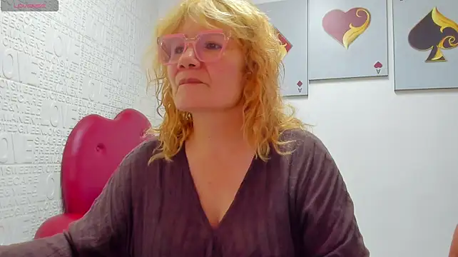 צ'אט XXX בשידור חי של Salomeediaz_