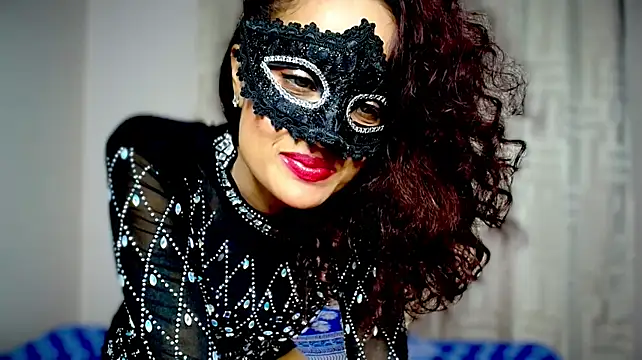 ScarletSeductive Adlı Modelin Canlı XXX Sohbeti