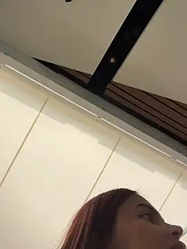 Irina_Velvett - Flahs tits in públic 😈🥴