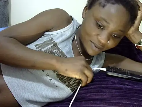 Chat +18 de SweetTemptationKE ao vivo