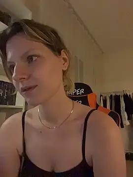 MaryHiggins - Naked playing with pussy