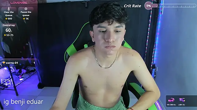 benji_hoter's Live XXX Chat