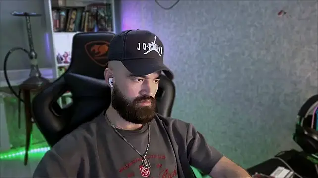 _Serious_Man Chat XXX live