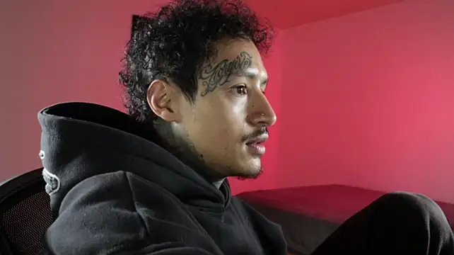 trieoneのライブXXXチャット