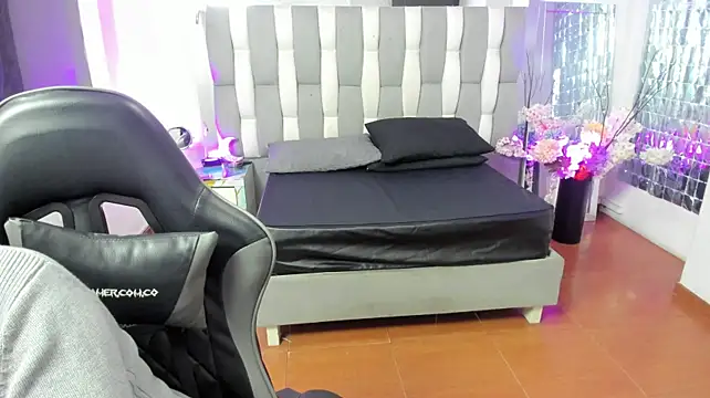 Chatroom XXX en direct de Julieth_Caandy