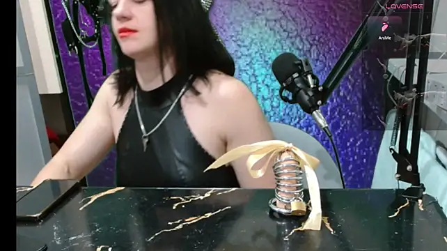 צ'אט XXX בשידור חי של FetishLady89