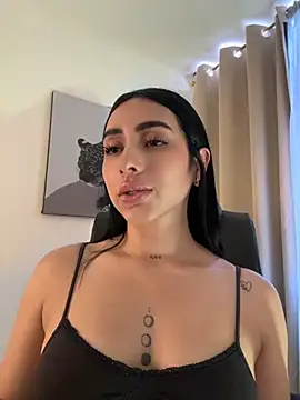 IsabellaNoir_ - Hiii cream on my tits ?