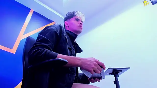 Chat +18 de Silco_sex ao vivo