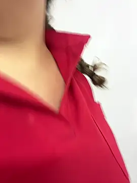 kandalove Adlı Modelin Canlı XXX Sohbeti