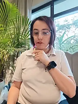 IsisBlake - striptease + naked + masturbation