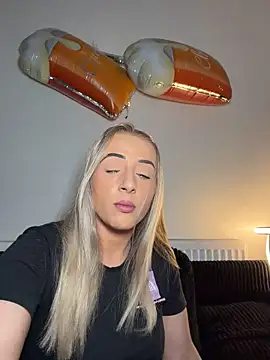 Strongqueen - Last person 2 tip wins 1 raffle entry