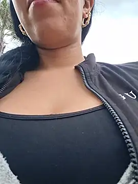 Luianna Adlı Modelin Canlı XXX Sohbeti