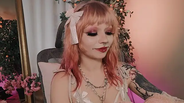 EffieRay Chat XXX live