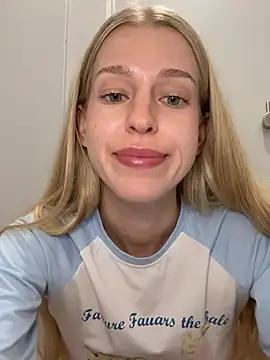 Kira_mia - PUT PANTIES ON STRANGER'S DOOR+FINGERING